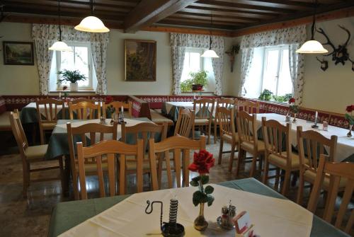 Restaurante, Kirchenwirt Gosau in Gosau Restaurante, Kirchenwirt Gosau in Gosau