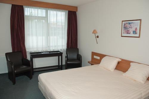 Guestroom, Fletcher Hotel - Restaurant Steenwijk in Steenwijk Guestroom, Fletcher Hotel - Restaurant Steenwijk in Steenwijk