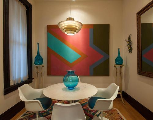 Közös társalgó / TV, The Inn at 97 Winder near Detroit Történeti Múzeum Közös társalgó / TV, The Inn at 97 Winder near Detroit Történeti Múzeum