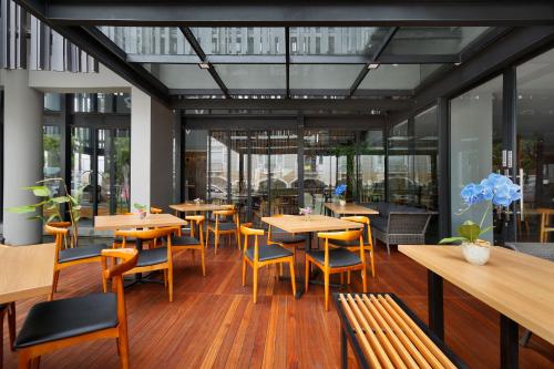 Restaurant, BATIQA Hotel Jababeka Cikarang in Cikarang Restaurant, BATIQA Hotel Jababeka Cikarang in Cikarang
