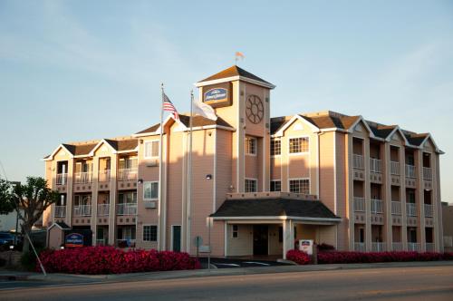 Entrance, Howard Johnson by Wyndham Salinas in Salinas (CA) Entrance, Howard Johnson by Wyndham Salinas in Salinas (CA)