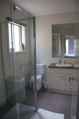 Bathroom, Apple House in Werribee Bathroom, Apple House in Werribee
