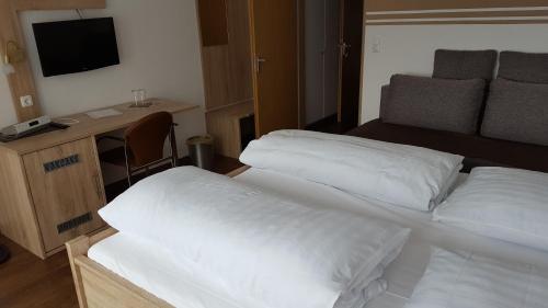 Hotel Landgasthof Hohenauer Hof in Hohenau Hotel Landgasthof Hohenauer Hof in Hohenau