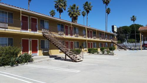 Exterior view, Economy Inn Motel Sylmar in Santa Clarita Exterior view, Economy Inn Motel Sylmar in Santa Clarita