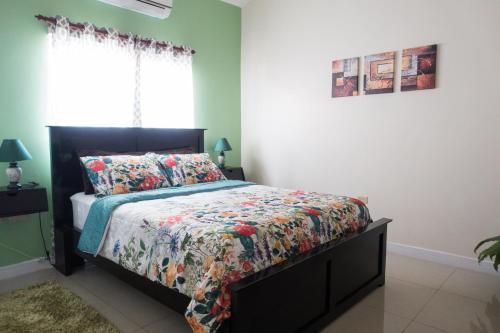 Royal Villa in Caymanas Royal Villa in Caymanas