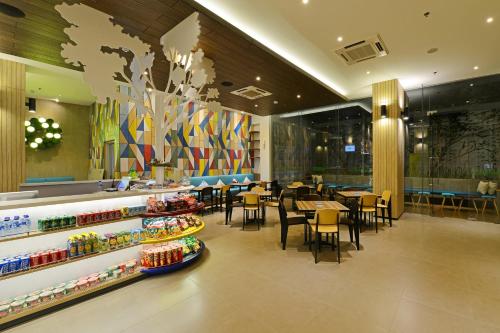 Bar/lounge, POP! Hotel Pasar Baru Jakarta in Pasar Baru Bar/lounge, POP! Hotel Pasar Baru Jakarta in Pasar Baru