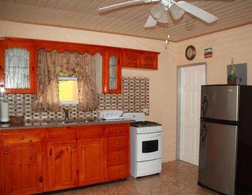 Kitchen, GREENHAVEN COTTAGE BED AND BREAKFAST in Les Coteaux Kitchen, GREENHAVEN COTTAGE BED AND BREAKFAST in Les Coteaux