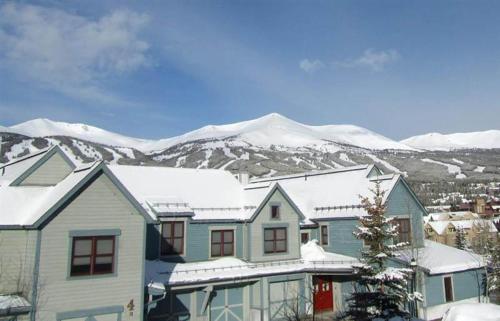 This photo about Main Street Junc.15 shared on HyHotel.com