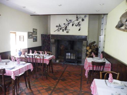 طعام و مشروبات, Hotel des Voyageurs in Massiac طعام و مشروبات, Hotel des Voyageurs in Massiac