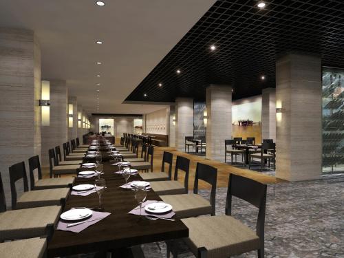 Restaurant, Howard Johnson by Wyndham IFC Plaza Ningbo in Ningbo Restaurant, Howard Johnson by Wyndham IFC Plaza Ningbo in Ningbo