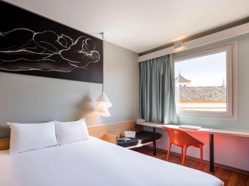 This photo about Ibis Sevilla shared on HyHotel.com