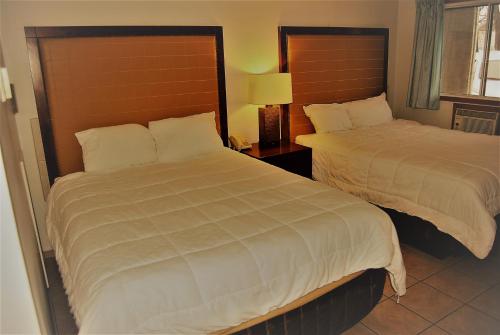 This photo about Edgewater Inn shared on HyHotel.com