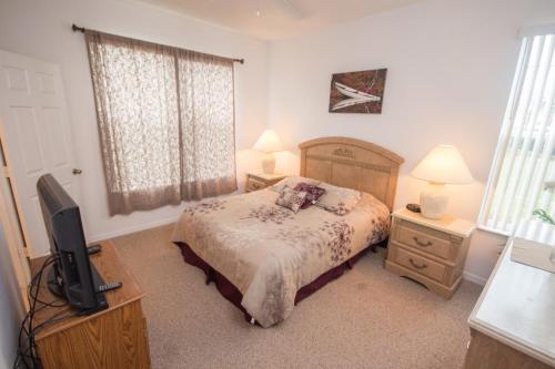 在meiguo.com看到的Terje's Fiesta Key Townhouse - Four Bedroom Home的介绍图片