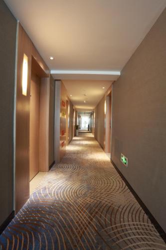 This photo about Echarm Hotel Chongqing West Station shared on HyHotel.com