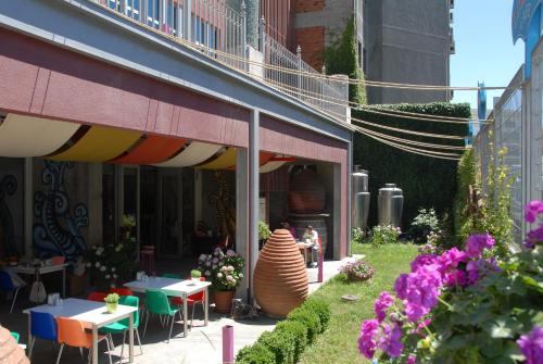 Garden, HAN HOTEL in Bahcelievler Garden, HAN HOTEL in Bahcelievler