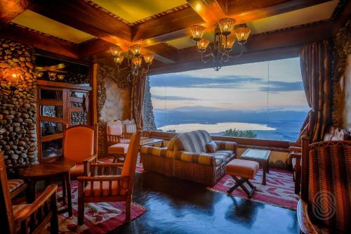 Bar/lounge, Ngorongoro Serena Safari Lodge in Ngorongoro Bar/lounge, Ngorongoro Serena Safari Lodge in Ngorongoro