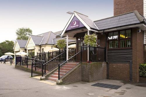 Premier Inn Epsom South Hotel
