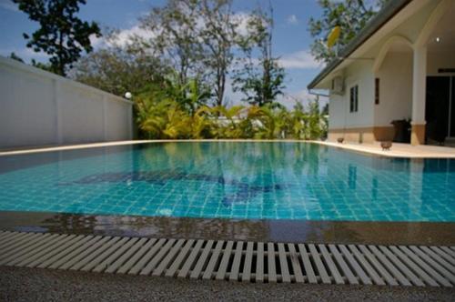 Swimming pool, Little Paradise in Taphong Swimming pool, Little Paradise in Taphong
