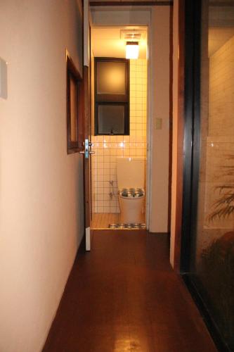 Kamar Mandi, Guest House Holoholo Ishigakijima in Ishigaki Kamar Mandi, Guest House Holoholo Ishigakijima in Ishigaki