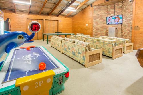 共用Lounge/電視區, Big4摩拉雅頭東方海豚海灘假日公園酒店 (Big4 Moruya Heads Easts Dolphin Beach Holiday Park) in 莫魯亞 共用Lounge/電視區, Big4摩拉雅頭東方海豚海灘假日公園酒店 (Big4 Moruya Heads Easts Dolphin Beach Holiday Park) in 莫魯亞