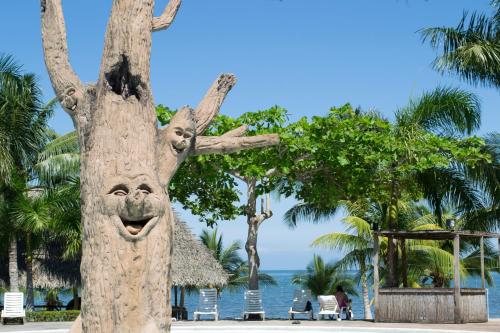 Strand, Amatique Bay Hotel in Puerto Barrios Strand, Amatique Bay Hotel in Puerto Barrios