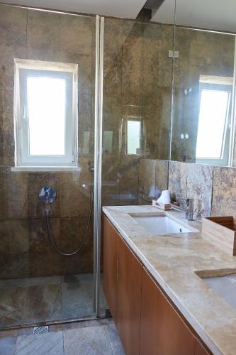 This photo about Torel Cliff Surf & Golf shared on HyHotel.com