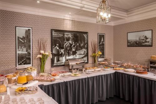 Food and beverages, Albergo Ottocento in Via Veneto Food and beverages, Albergo Ottocento in Via Veneto