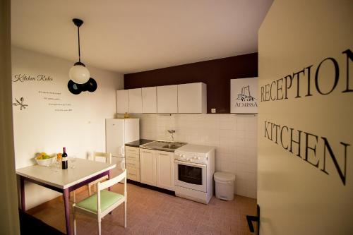 ห้องครัว, Hostel Omiš (Hostel Omis) in โอมิส ห้องครัว, Hostel Omiš (Hostel Omis) in โอมิส