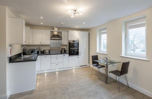 Зручності, HOF - Central Point Apartments in Бесінгстоук Зручності, HOF - Central Point Apartments in Бесінгстоук
