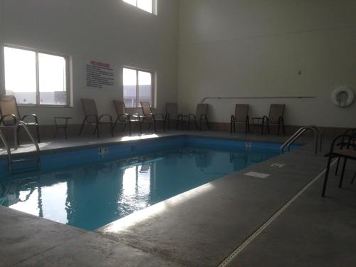 Kolam renang, The Edgewood Hotel and Suites in Washington Kolam renang, The Edgewood Hotel and Suites in Washington