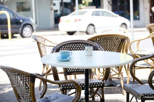 Surrounding environment, The Blenheim Hotel in Randwick Surrounding environment, The Blenheim Hotel in Randwick