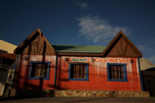 Exterior view, Hostel Cruz del Sur in Ushuaia Exterior view, Hostel Cruz del Sur in Ushuaia