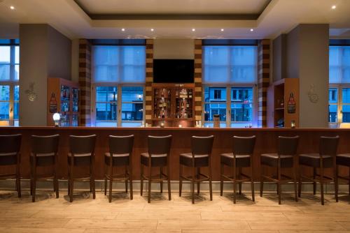 Pub/Lounge, Wyndham Duisburger Hof in Duisburg Pub/Lounge, Wyndham Duisburger Hof in Duisburg