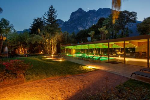 Úszómedence, Du Lac Et Du Parc Grand Resort in Riva Del Garda Úszómedence, Du Lac Et Du Parc Grand Resort in Riva Del Garda