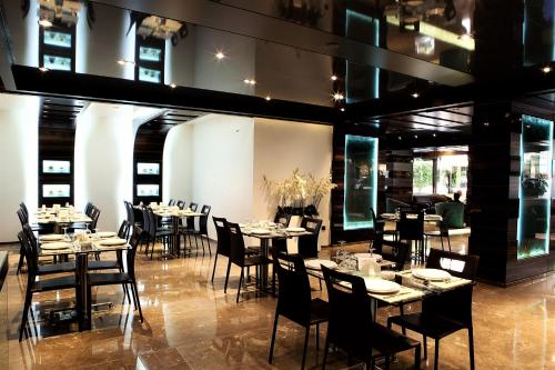 Restaurant, Imperial Suites Hotel in Raouche Restaurant, Imperial Suites Hotel in Raouche