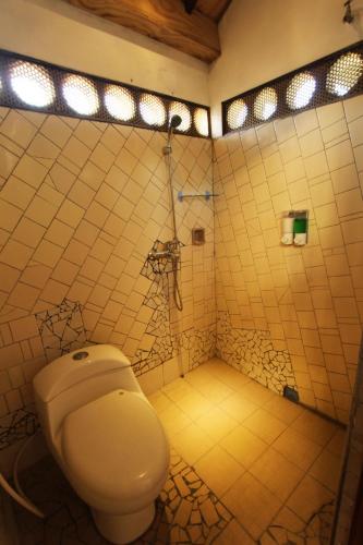 Bathroom, Posnya Seni Godod Art Gallery & Homestay in Kasihan Bathroom, Posnya Seni Godod Art Gallery & Homestay in Kasihan