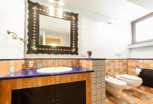 Bathroom, Casa Vacanze Polifemo Loft in Sperlonga Bathroom, Casa Vacanze Polifemo Loft in Sperlonga