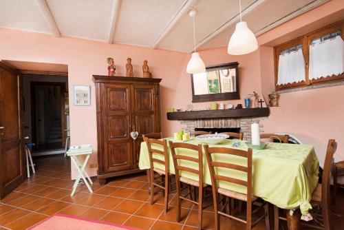 Hall, Villa Pinetina B&B in Lasnigo Hall, Villa Pinetina B&B in Lasnigo