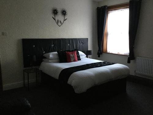 Woodlands Guest House in Crosby Woodlands Guest House in Crosby