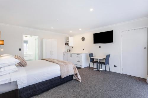 Studio Apartment Superking or Twin in Dunedin Barat Studio Apartment Superking or Twin in Dunedin Barat