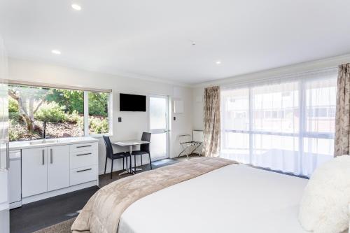 Studio Apartment Superking or Twin near Tunnel Beach Studio Apartment Superking or Twin near Tunnel Beach