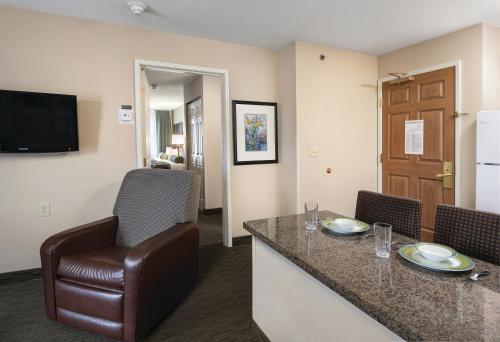 This photo about Aspen Suites - Rochester shared on HyHotel.com
