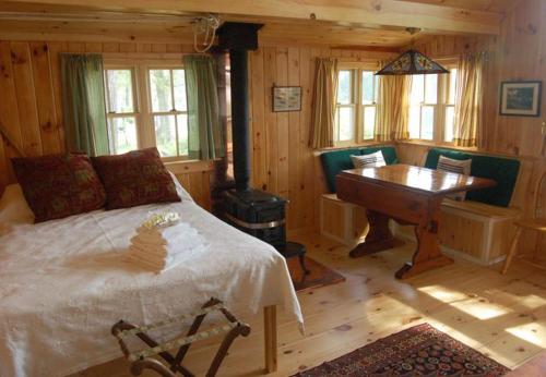 在meiguo.com看到的Sebago Lake Lodge & Cottages的介绍图片