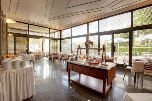 Restaurant, Hotel Beau Rivage in Baveno Restaurant, Hotel Beau Rivage in Baveno