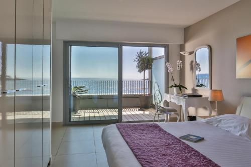 Balcony/terrace, Royal Antibes - Luxury Hotel, Residence, Beach & Spa in Antibes Balcony/terrace, Royal Antibes - Luxury Hotel, Residence, Beach & Spa in Antibes