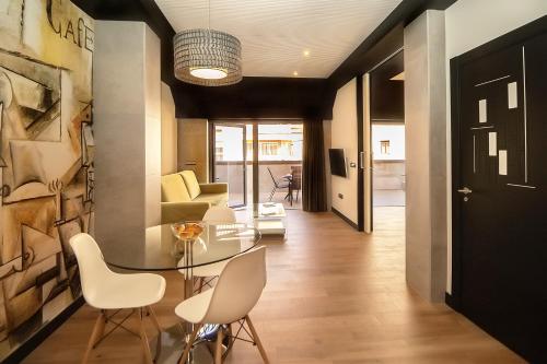 This photo about Apartamentos Suites Oficentro Deluxe shared on HyHotel.com