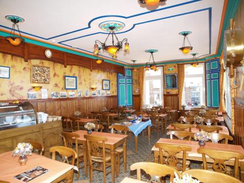 Restaurant, Hotel De Calais in Le Treport Restaurant, Hotel De Calais in Le Treport