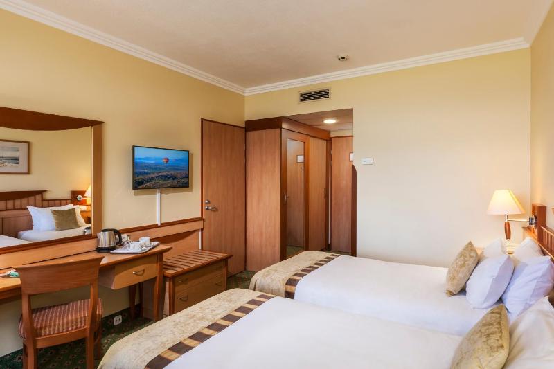 Standard Double or Twin Room image 2