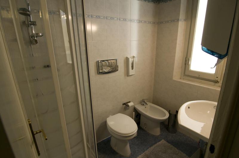 Triple Room with Private External Bathroom image 1