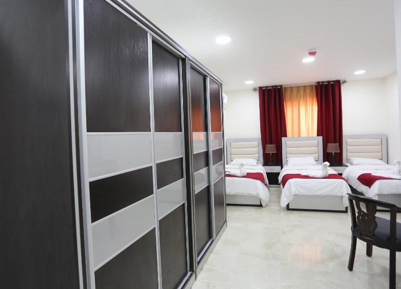 Triple Room image 3